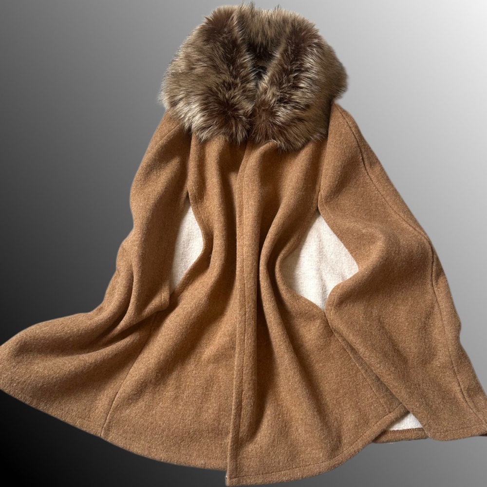 Modena Cape with Faux Fur Collar